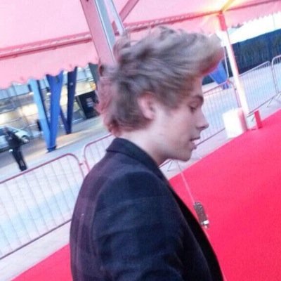 This is a free follow! could you all follow @_natzhxmmings ❤️❤️ ily