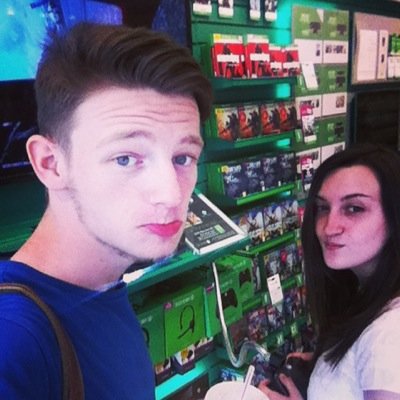 Hello, im Gareth. Welsh, gamer, youtuber, guitar palyer. professional zombie slayer. be who you wanna be, this is who i am.