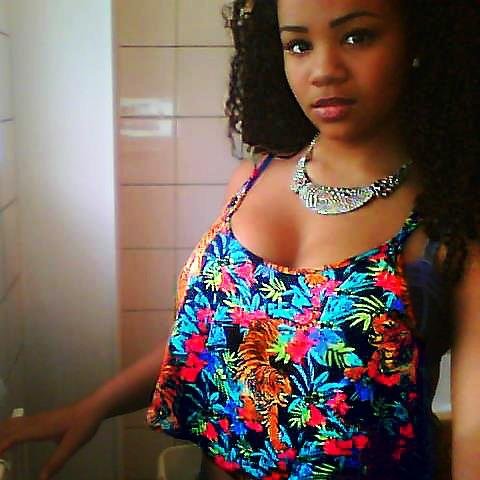 Insta #jeliss0492 
Fb. #Jelisa Provence
#restnietbelangrijk.