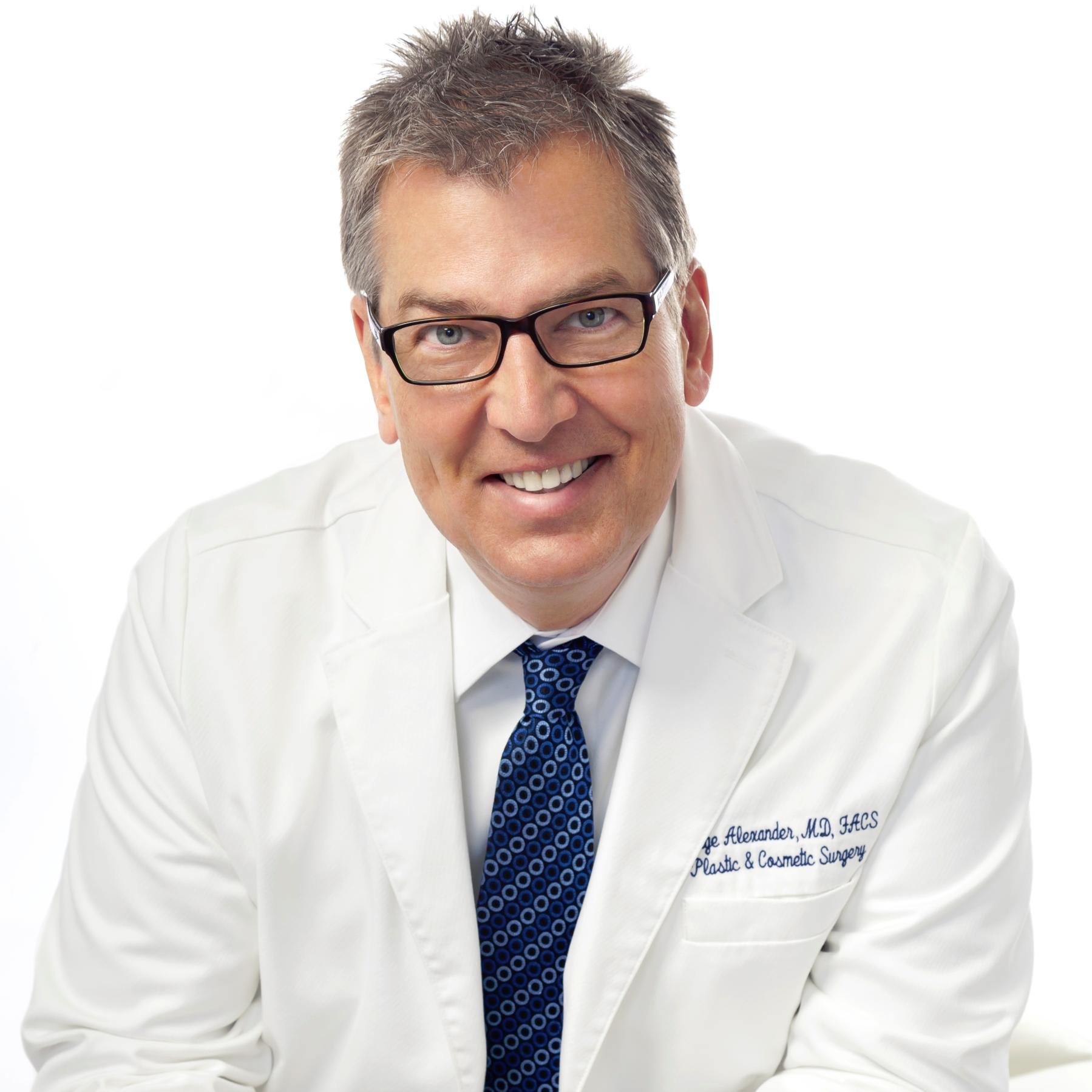 Dr. Alexander is the past president of the Clark County Medical Society and has been a respected leader in facial and cosmetic surgery for over a decade.