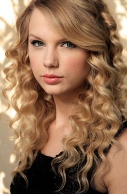 Got a long list of ex-lovers
They'll tell you I'm insane
But I've got a blank space, baby
And I'll write your name.