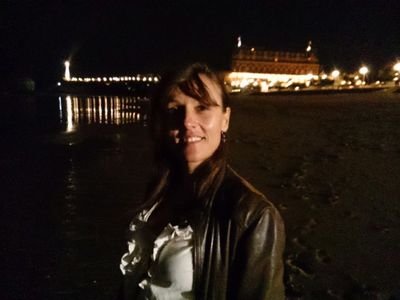 Audióloga protésica/Audioprothésiste. Especialidad en Implante Coclear. Orgullosa de mi profesión. Aprendiendo cada día más y mejor en el mundo 2.0 :-)