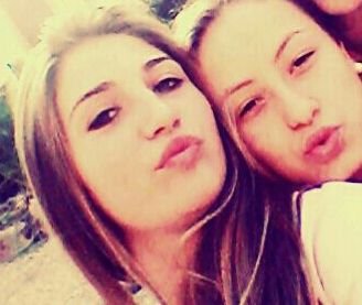 Porque se que no hace falta tener el mismo apellido,Nacistes para estar junto a mi @Saraydeharo 12♥