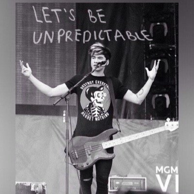 im 5sos AF, youre 5sos AF, everybody everybody 5sos AF.