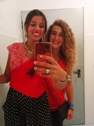 +18 wonderluster--- she never looked nice, she looked like art and art wasn't supposed to look nice; it was supposed to make you feel something---ECO+RRII,urjc
