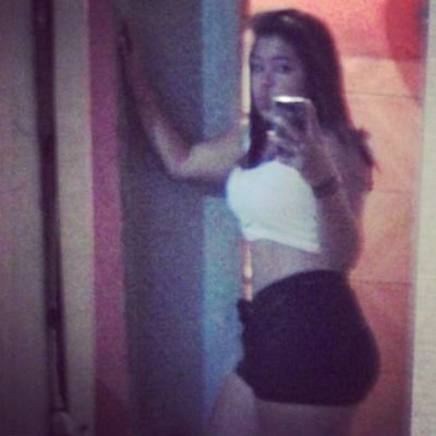 Olá meu nome é amanda tenhi 16 anos quem querer me conhecer chama lá no whats eu não mordo ya gente só legal menina simpática  está aí gente (11) 977589490