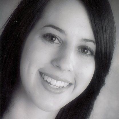 LearntoArt's profile picture. Abstract artist, portrait artist and blogger. I tweet everything art. Contact me for portrait commissions or visit my blog for art tips and lessons.