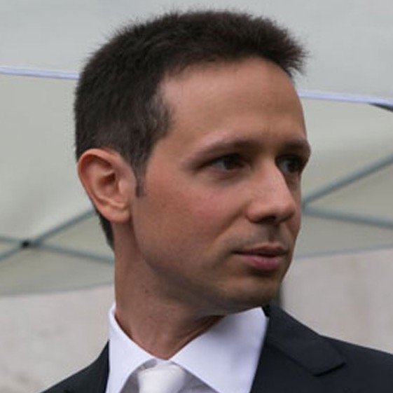 Computer Engineer turned to the dark side, now Advisor @Partners4i and Polimi School of Management. Former athlete, addicted to sport, cars and technology