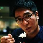 ゆる～いお笑いが大好き。気負わずたゆまずふわふわと、今日もついつい笑ってしまう。そう、偉大なるおぎやはぎ師匠の生み出すユーモアのように♪