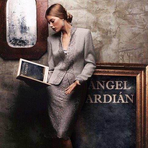 jrosewell1's profile picture. ESCRITORA CHILENA
1997
- La vida es corta para vivirla de la sombra de alguien. #MiÁngelGuardián #MAG La Verdad duele, la Mentira mata.