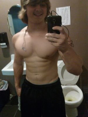 Training to become a pro bodybuilder. 16 years old.