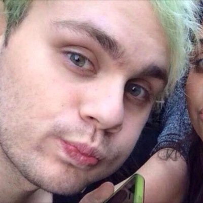 follow @pixiedustmike bc she thinks ur cool and awesome