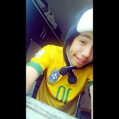Se Deus criou as pessoas para amar, e as coisas para cuidar. Por que amamos as coisas e usamos as pessoas