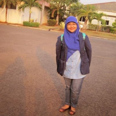 UIN Jakarta's Chemists student who like game, anime and manga and sometimes being manual sketch and digital illustration artist :)