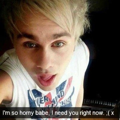 Follow @mikeyskittenX please