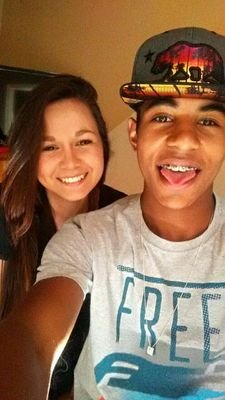 Posso ficar três vidas sem trombar que nóis é amigo pra sempre ♪ Sempre junto negão ♥ / Taina segobio