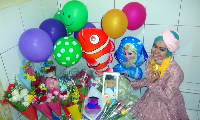 Just A Daughter and Future Dentist InsyaAllah, Future Wife InsyaAllah, Future Mom InsyaAllah // Mom, Dad, Sist, Broth // Universitas Padjadjaran