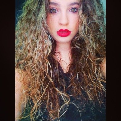 caitiee_e's profile picture. 