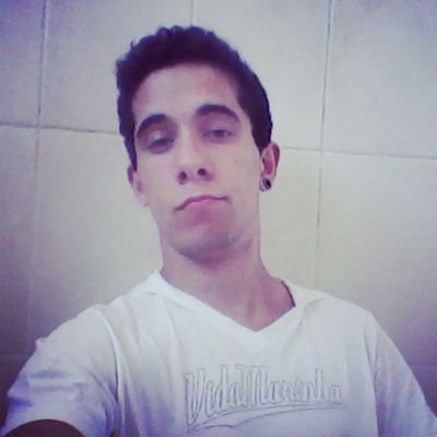 A vida é feita de escolhas cabe a voce fazer a certa