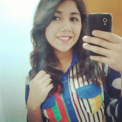 Hola, me llamo Danitza y eso xdd, me gusta muho la musica y bailar