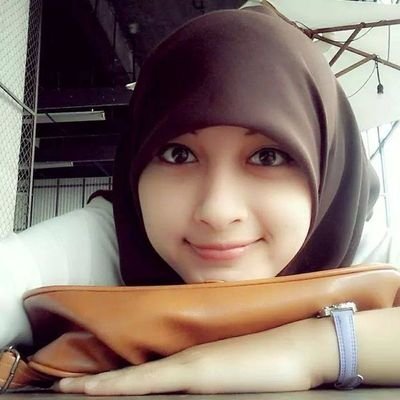 AmiraAni12's profile picture. 