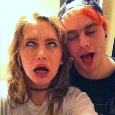 mikefclifford's profile picture. tu mamá es mi vieja