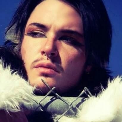 donovan_sky's profile picture. They'll never find me in here.