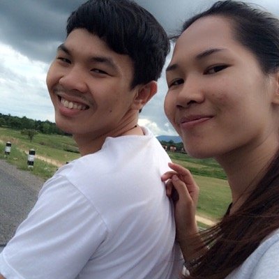 กำลังศึกษาที่ ม.ภาคกลาง คณะนิติศาสตร์                       คติ : ฝันให้ไกล ไปให้ถึง แล้วต้องฝันต่อ