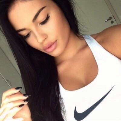 Im 18 | Lives in Cali | Love to twerk