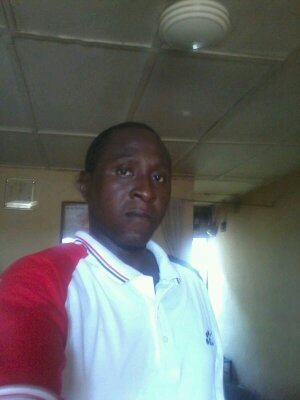 God fearing, loving ,fun to be with and hard working person also love making friends.