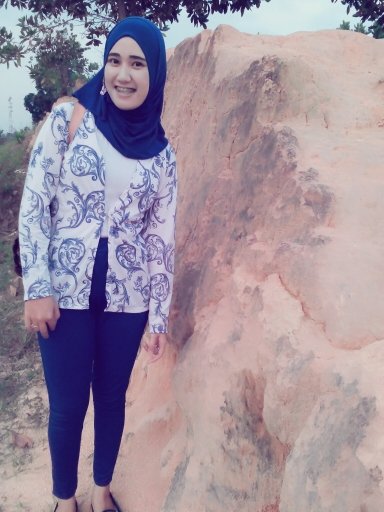 chyntiaherdhini's profile picture. 