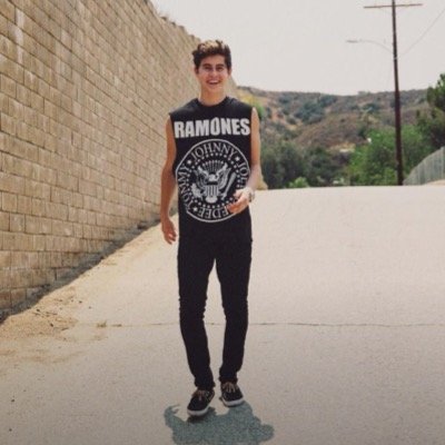 O2l-er / goal: 400 ppl or more / youtube / @nashgrier IS DA BAE! ✌️