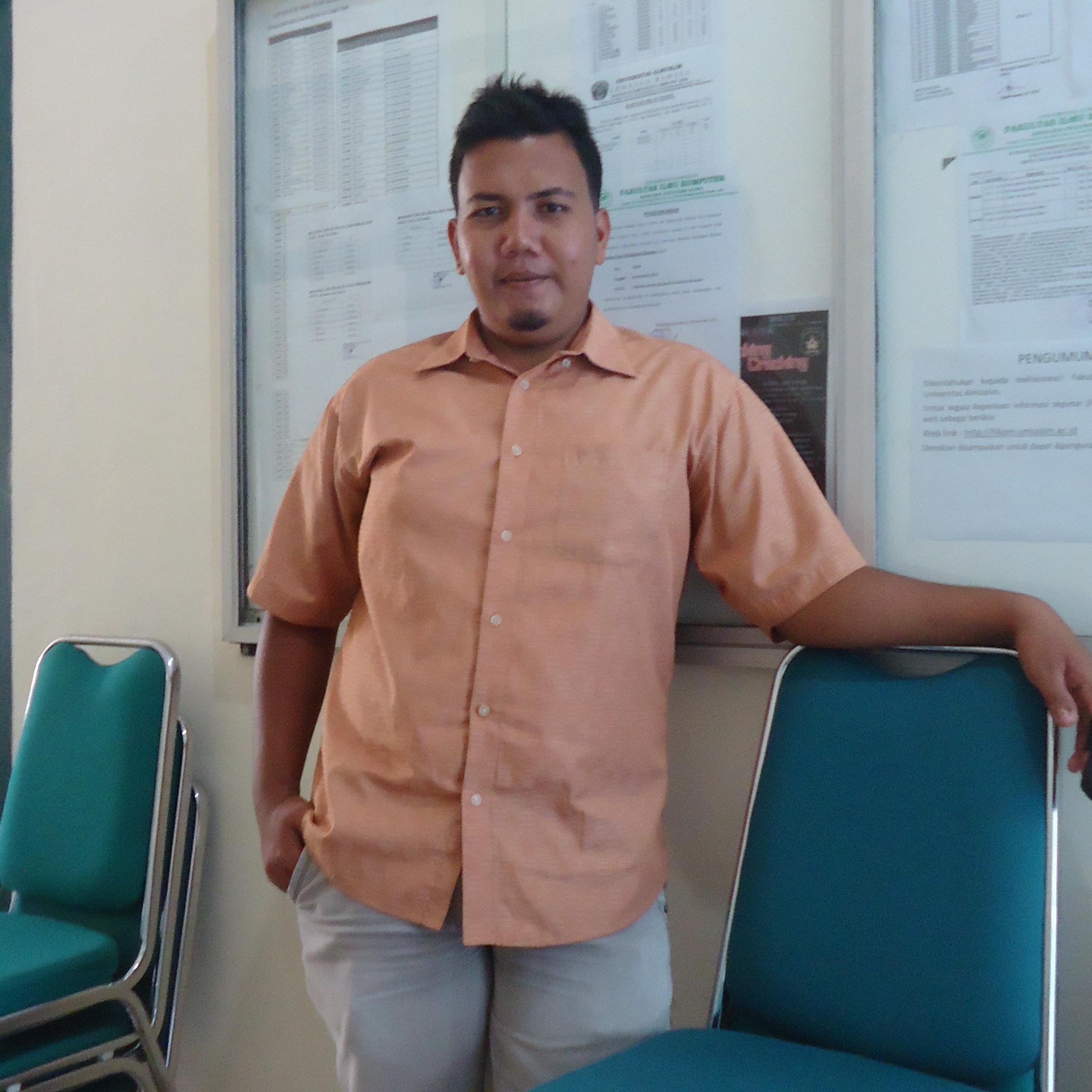 computer operator at office