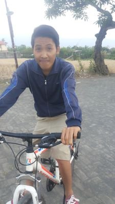Nama : agus santika yasa    tgl lahr  : 03-08-1993   dari : jemberana    kuliah : undiksha    pin bbm : 75553555  line : shantikhacityhunter    facebook : santi