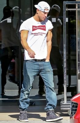 Owner of Grey's construction. Married to the beautiful @hisMRS_EllGrey. Father to @JusticeAG_indRP #Ava #Audrey and #Micha. Adult RP (21+) only