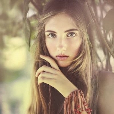 soy patricia pero pueden decirme patty soy de toluca tengo 19 años y estudio modelaje!