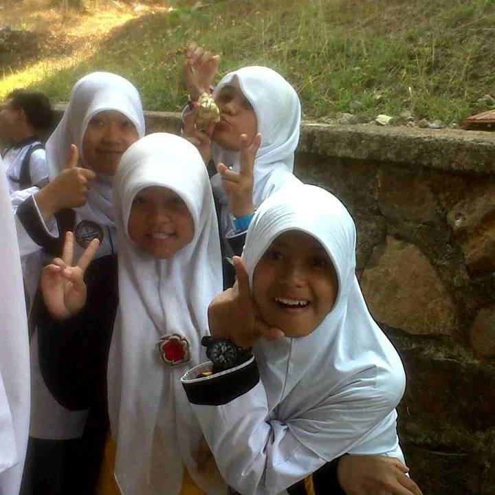 Ӄǖ ingin jadi orang sukses dAn bisaa membanggakan kedua orang tua kuu amiiinn

dan pasti aku bisa mencapai cita2 ku, amin.

THE POWER OF DREAM