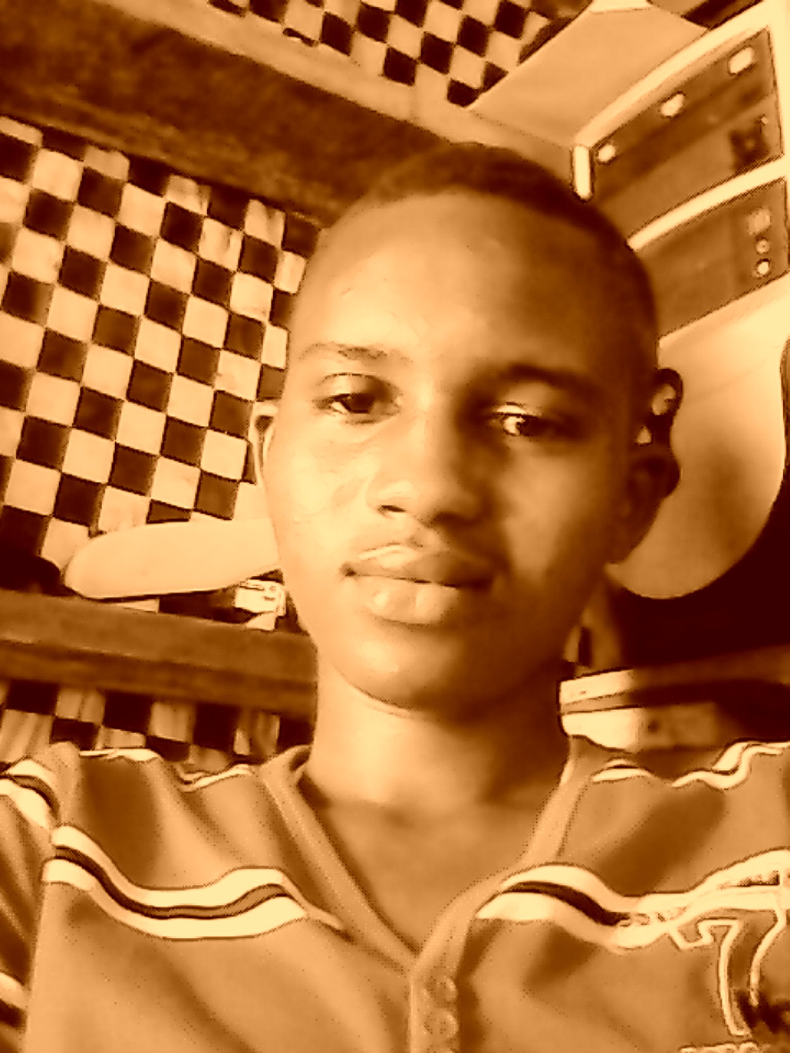I am a simply guy and very friendly. Keep cool and trusts me.
