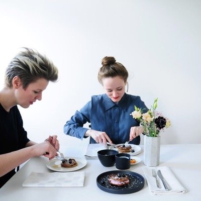 we are laura&nora, a photographer and a foodstylist. our blog is for foodies and designlovers. we post glutenfree, histamine low, vegetarian and vegan recipes.