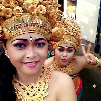 ekaceloteh's profile picture. if loving you is wrong, i dont want be right.