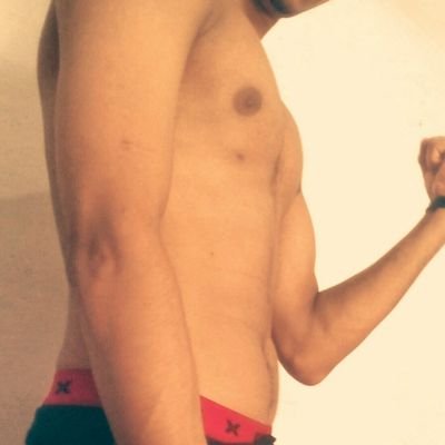 hi . . I am razz . I luv music, movies , browsing, chat and hangin out with frndz.