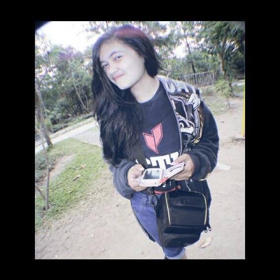 Tatak Friend Family;;) | Mention for follback:3 | Hi Stalker^^ | 15 Mei 1998