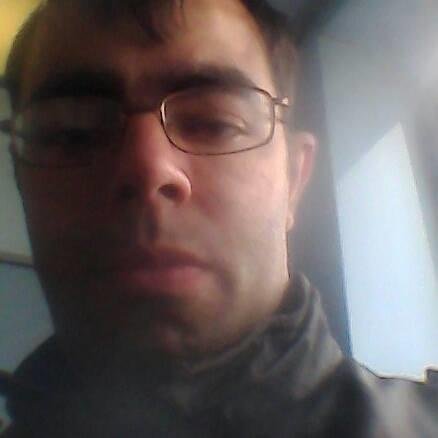 im 27 im a writer i am  a  also a film buff and a gammer  the only way to describe  me is easy going and full of life