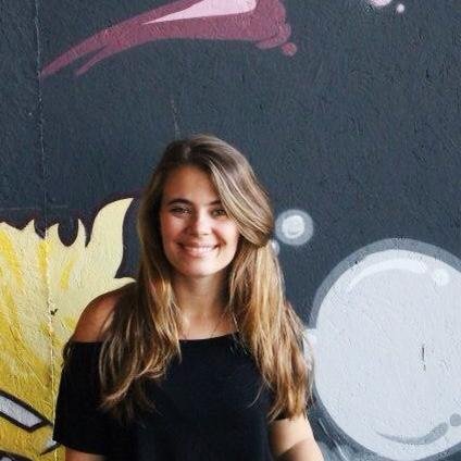 Physical Education, 28, dancer, photographer, living between Brazil/USA, wanderlust, traveler, dreamer, dog's mom, wifey.
