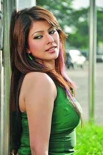 Hy
I  Am
SoNiNa
MuJhy
Follow Kro
Mai OnLy JoKes
Show Krti Ho..

Follow @XxxsMsPK
&
Follow @SuHaaG_RaaT