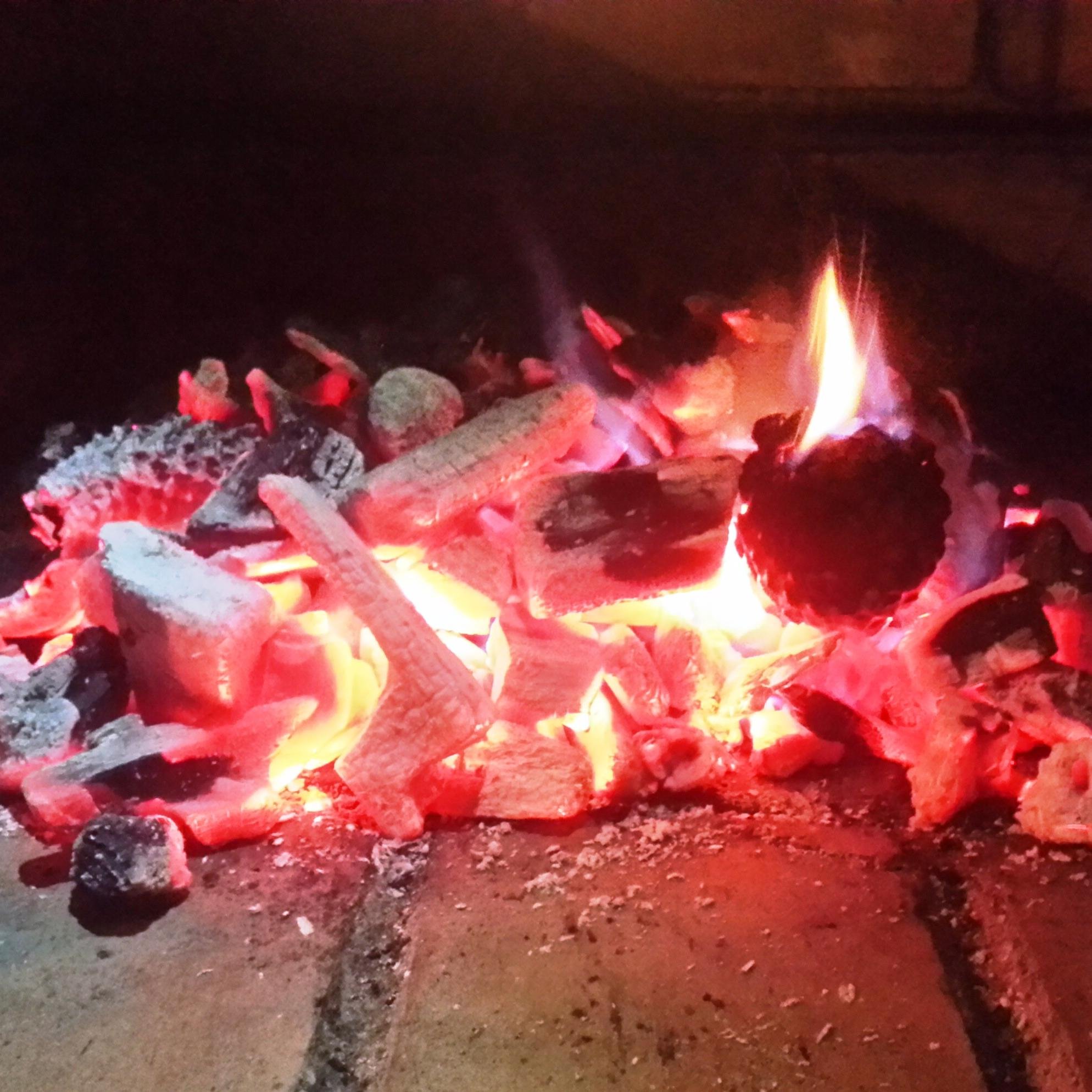 El hogar del bocata de pollo a la brasa. ¡¡¡Ven a disfrutarlo!!! Estamos en la salida 321 de la A7, direccion Betera, junto a la gasolinera Los Arcos.