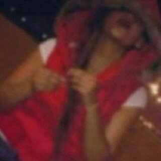 ⁰إنسانه بهاا كميه من الهدوء عاشقه للضحك و الغناأء!! حساإسة جدا تسامح بسهوله يدخل الاستغباء في حياتها خجولة وصريحة جدا لا تكرهة أحد وتحب بعمق