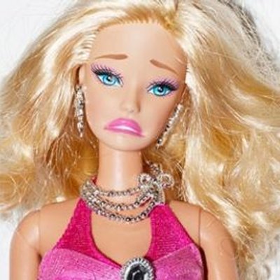 Resultado de imagem para barbie falsa feia