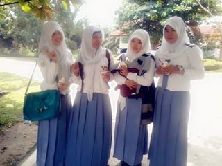 Membahagia kan orang² yang ku sayank,adalah tujuan Hidup Ku :).      Terutama Orang tua;).   #twitty yang cinta Damai,RRT @Rina_Nose