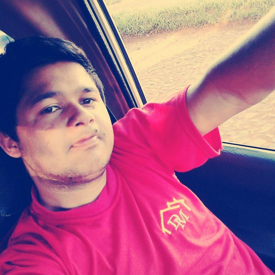 Fe en Deus , ele e justo nunca se esquesa